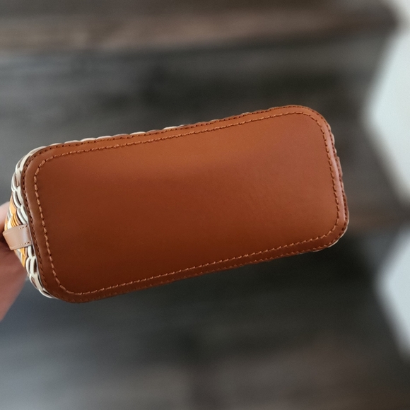 AUTH Tory Burch woven orange tan Crossbody Bucket vacation bag - Picture 9 of 10